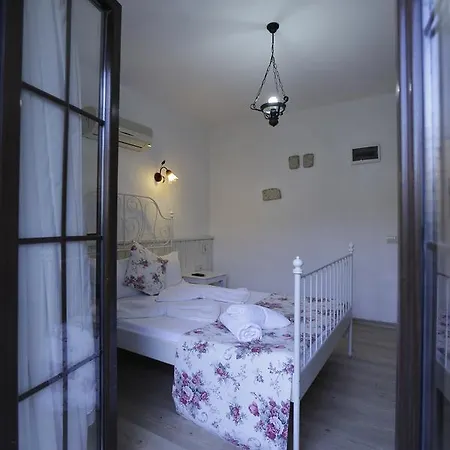 Cayirli Bed & Breakfast 2*