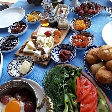 Oda ve Kahvaltı Cayirli 2*